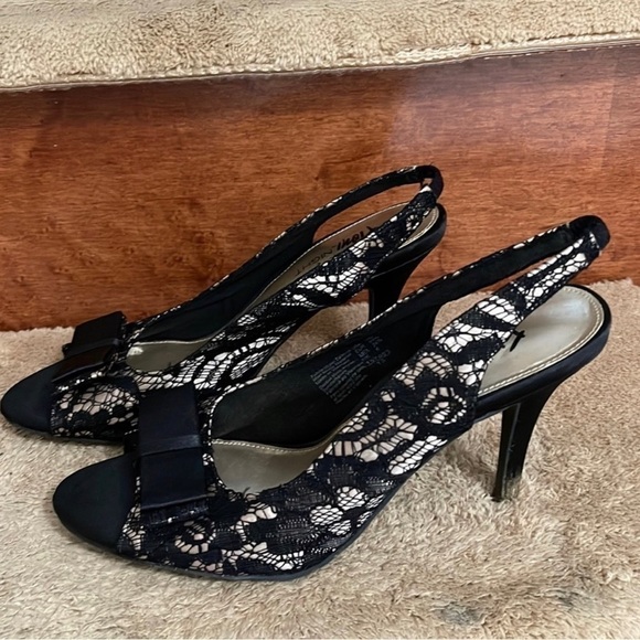 Fioni Night Lace Heels Women's Sandals Size 7.5 - Picture 2 of 9